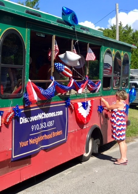 trolley decorated for 4th of July parade